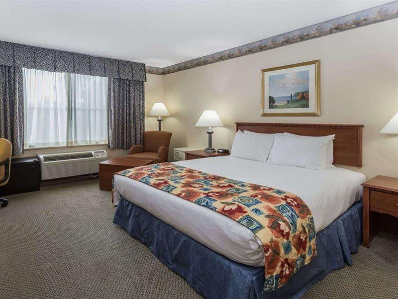 Baymont By Wyndham Waterford/Burlington Wi Hotel Exterior foto